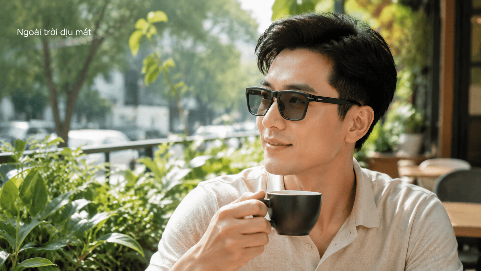 kính thông minh tròng đổi màu